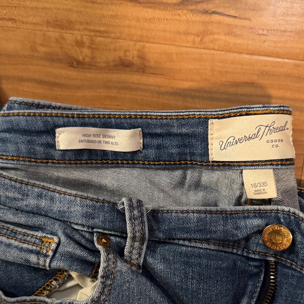 Universal Thread High Rise Skinny Jeans - Picture 2 of 4